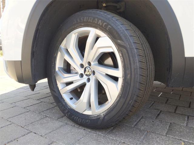 Photo of 2021 Pure White Volkswagen Atlas