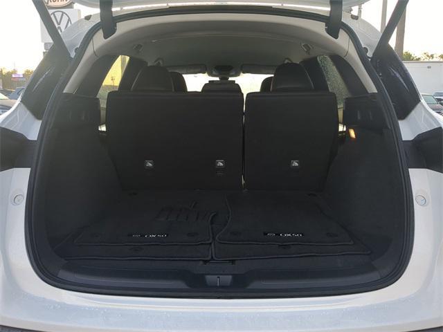 Photo of 2025 Lunar White INFINITI QX50