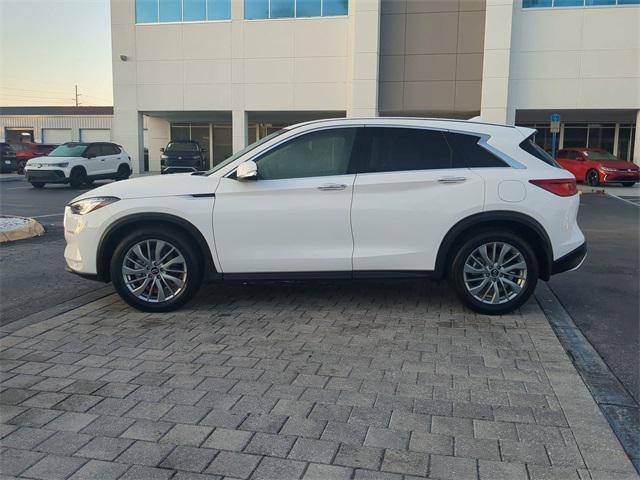 Photo of 2025 Lunar White INFINITI QX50