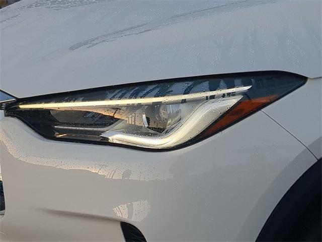 Photo of 2025 Lunar White INFINITI QX50