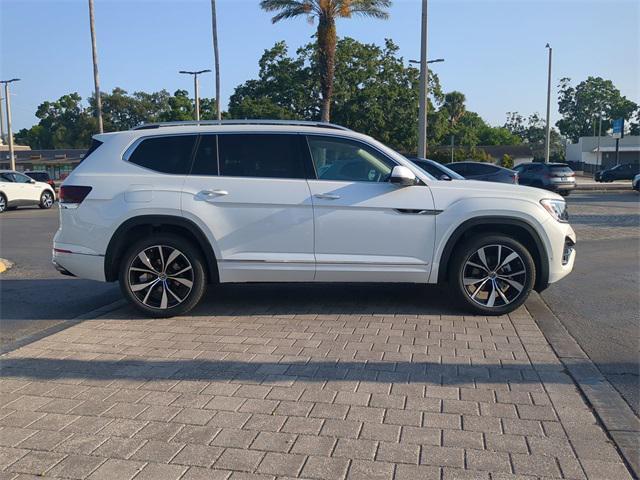 Photo of 2025 Opal White Pearl Volkswagen Atlas