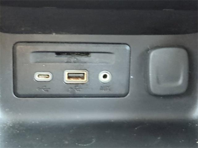 Photo of 2021 Summit White GMC Terrain