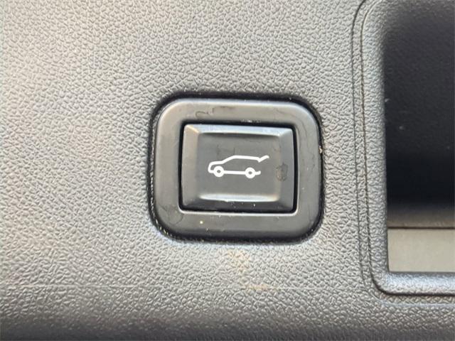 Photo of 2021 Summit White GMC Terrain