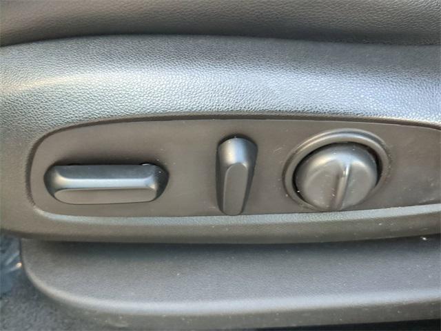 Photo of 2021 Summit White GMC Terrain