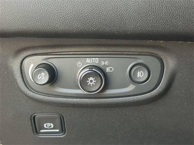 Photo of 2021 Summit White GMC Terrain