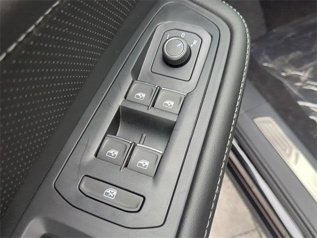 Photo of 2026 Deep Black Pearl Volkswagen Atlas