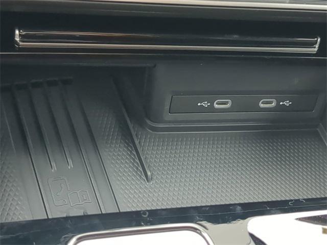 Photo of 2026 Deep Black Pearl Volkswagen Atlas