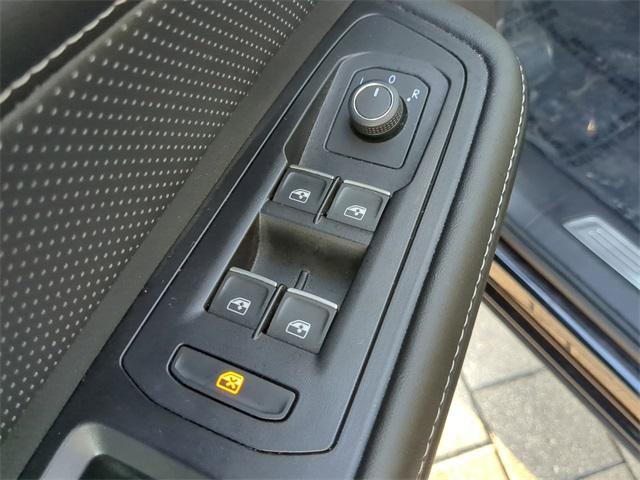 Photo of 2024 Deep Black Pearl Volkswagen Atlas