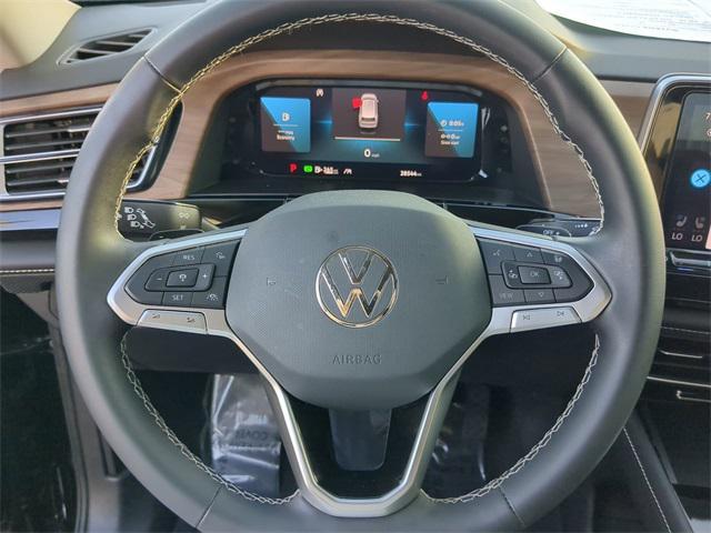 Photo of 2024 Deep Black Pearl Volkswagen Atlas