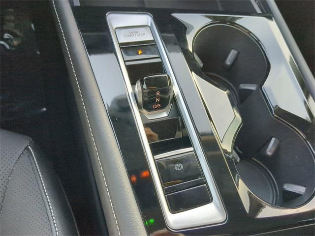 Photo of 2024 Deep Black Pearl Volkswagen Atlas