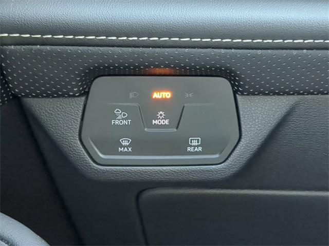 Photo of 2024 Deep Black Pearl Volkswagen Atlas
