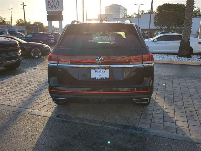 Photo of 2024 Deep Black Pearl Volkswagen Atlas