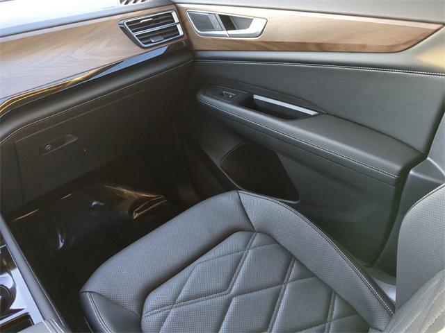 Photo of 2024 Deep Black Pearl Volkswagen Atlas