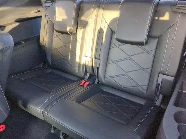 Photo of 2024 Deep Black Pearl Volkswagen Atlas