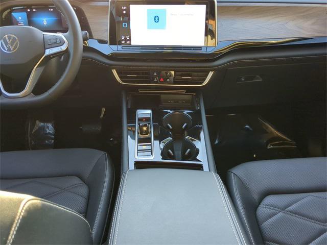 Photo of 2024 Deep Black Pearl Volkswagen Atlas