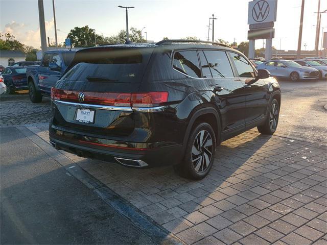Photo of 2024 Deep Black Pearl Volkswagen Atlas