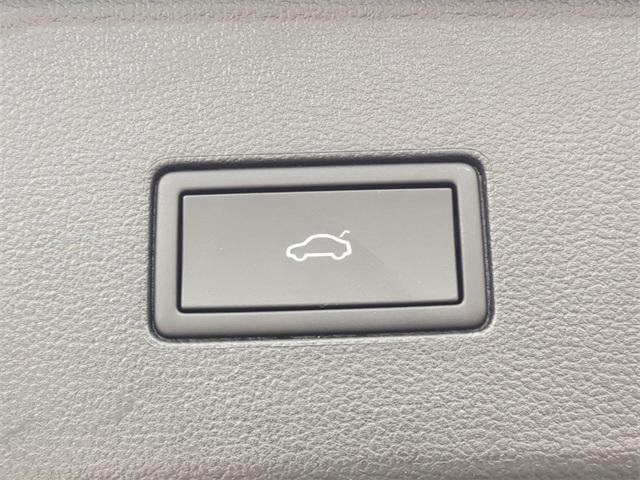 Photo of 2025 Mountain Lake Blue Metallic Volkswagen Atlas