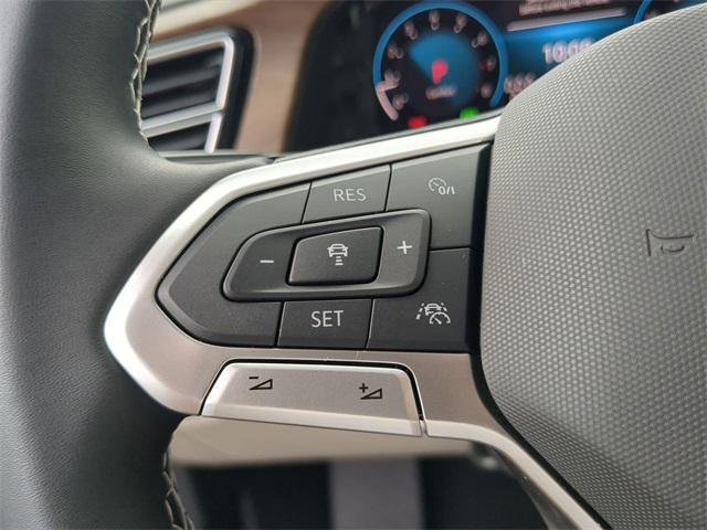 Photo of 2025 Mountain Lake Blue Metallic Volkswagen Atlas