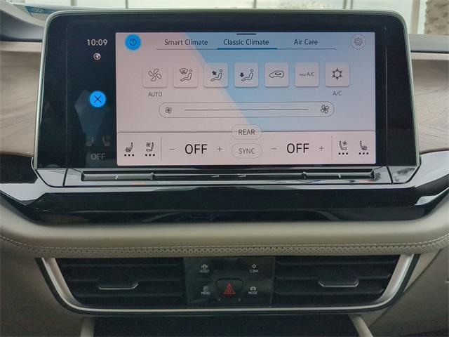 Photo of 2025 Mountain Lake Blue Metallic Volkswagen Atlas