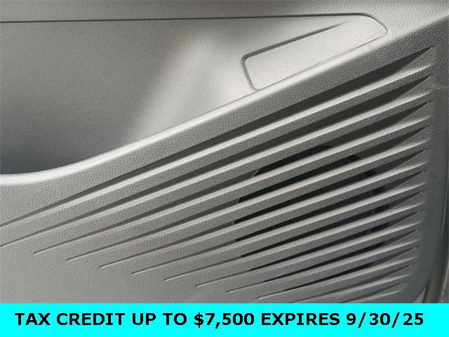 Photo of 2025 Pure Gray Volkswagen ID.4