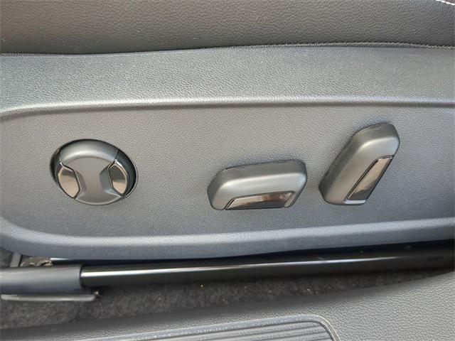 Photo of 2025 Kings Red Metallic Volkswagen Jetta