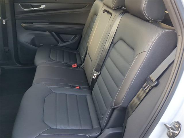 Photo of 2025 Opal White Pearl Volkswagen Atlas Cross Sport