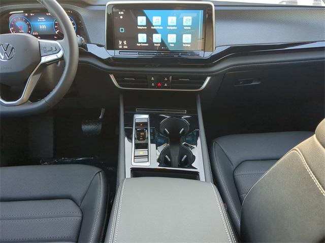 Photo of 2025 Opal White Pearl Volkswagen Atlas Cross Sport
