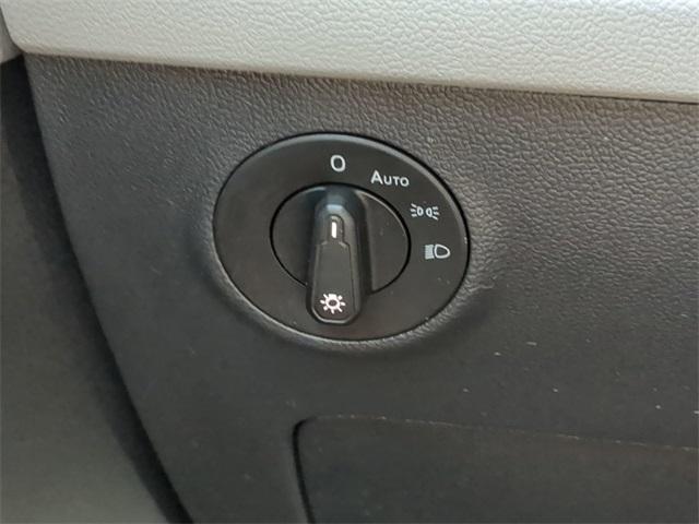 Photo of 2024 Dusk Blue Metallic Volkswagen Taos