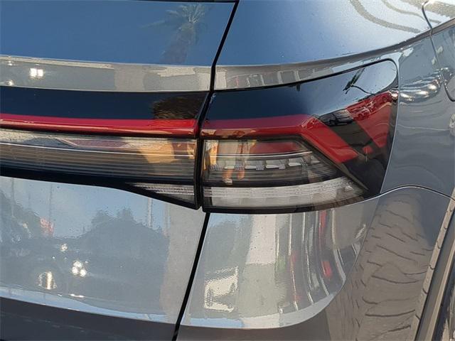 Photo of 2025 Platinum Gray Metallic Volkswagen Taos
