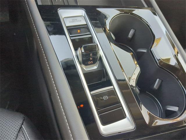 Photo of 2025 Deep Black Pearl Volkswagen Atlas