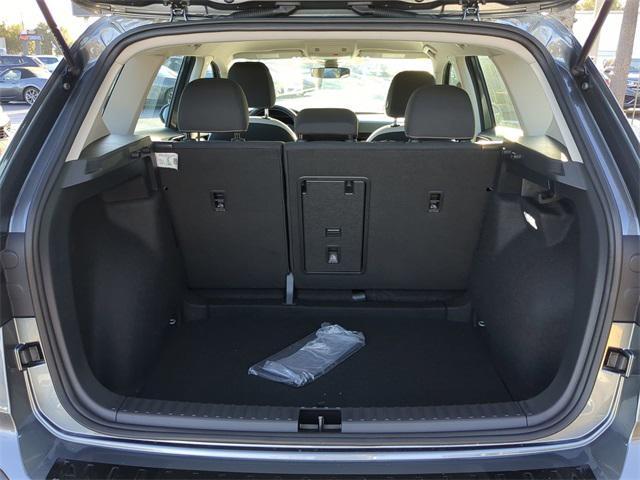 Photo of 2025 Platinum Gray Metallic Volkswagen Taos
