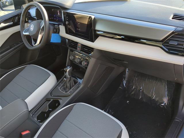 Photo of 2025 Platinum Gray Metallic Volkswagen Taos