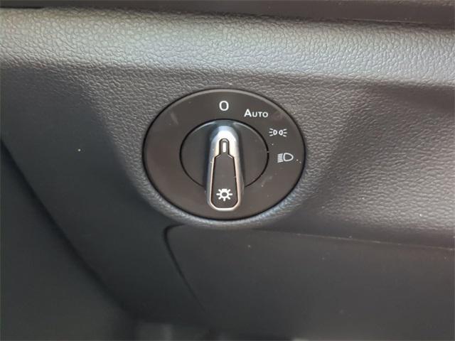 Photo of 2023 Opal White Pearl Volkswagen Jetta