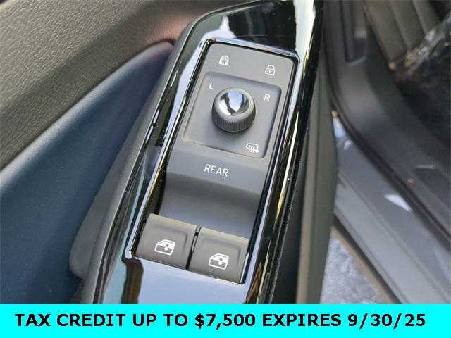 Photo of 2025 Pure Gray Volkswagen ID.4