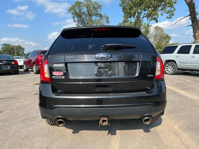 Photo of 2013 Tuxedo Black Metallic Ford Edge