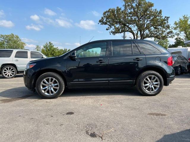 Photo of 2013 Tuxedo Black Metallic Ford Edge