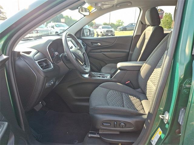 Photo of 2018 Ivy Metallic Chevrolet Equinox