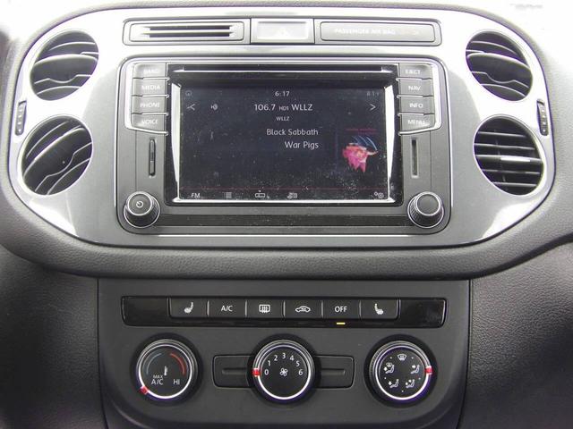 Photo of 2016 Gray Volkswagen Tiguan