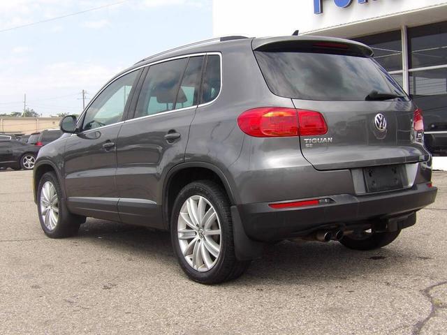 Photo of 2016 Gray Volkswagen Tiguan