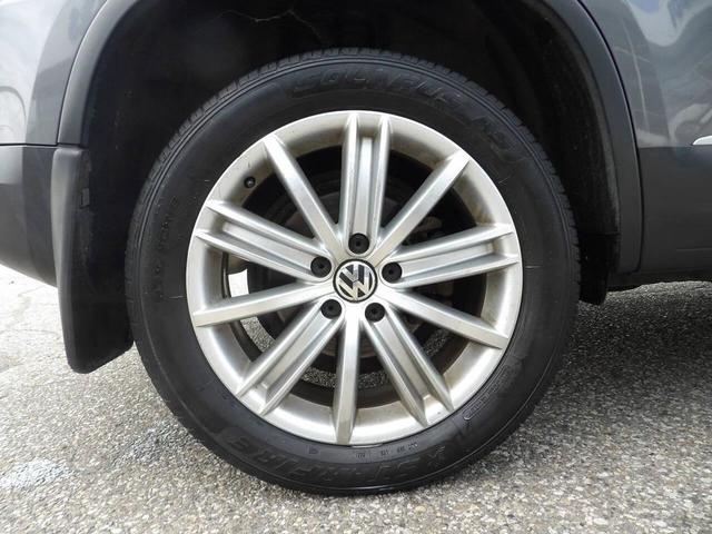 Photo of 2016 Gray Volkswagen Tiguan