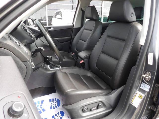 Photo of 2016 Gray Volkswagen Tiguan