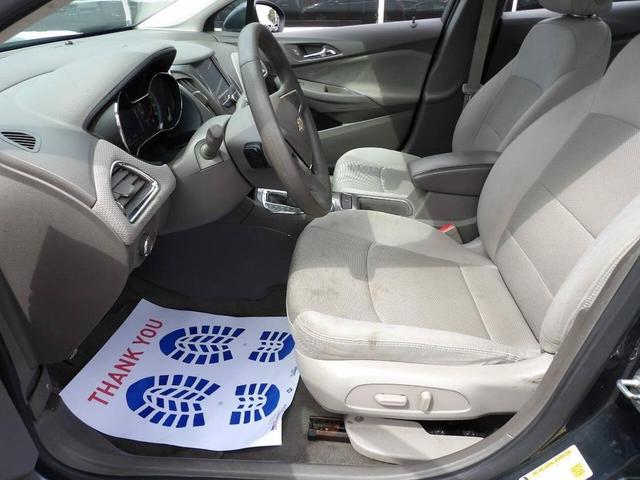 Photo of 2017 Gray Chevrolet Cruze