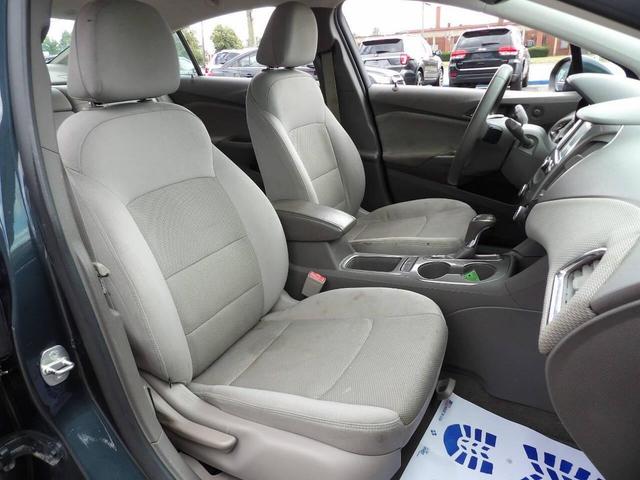 Photo of 2017 Gray Chevrolet Cruze