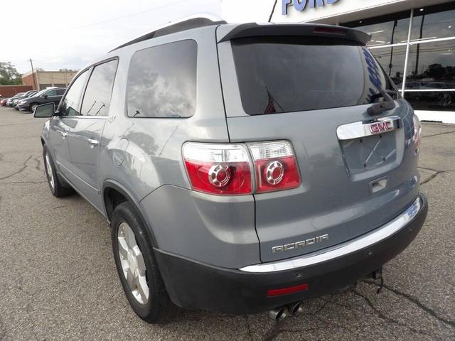 Photo of 2007 Gray GMC Acadia