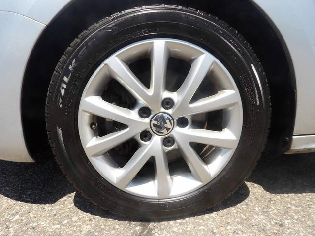 Photo of 2013 Reflex Silver Metallic Volkswagen Jetta