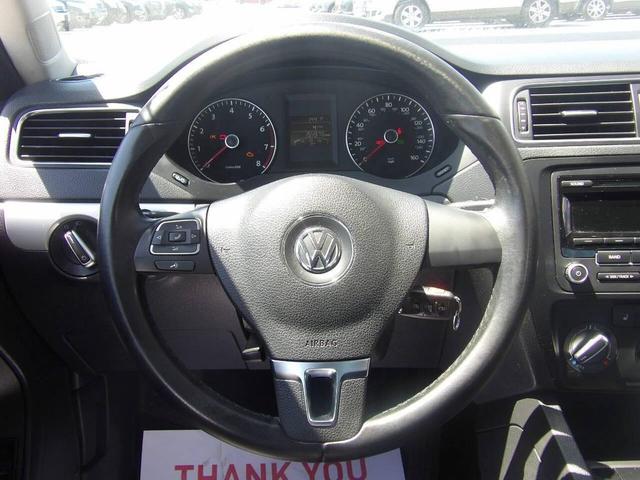 Photo of 2013 Reflex Silver Metallic Volkswagen Jetta