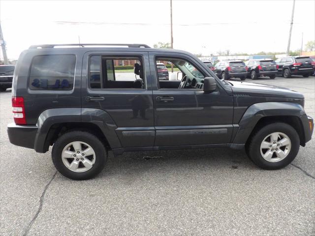 Photo of 2011 Dark Charcoal Pearlcoat Jeep Liberty