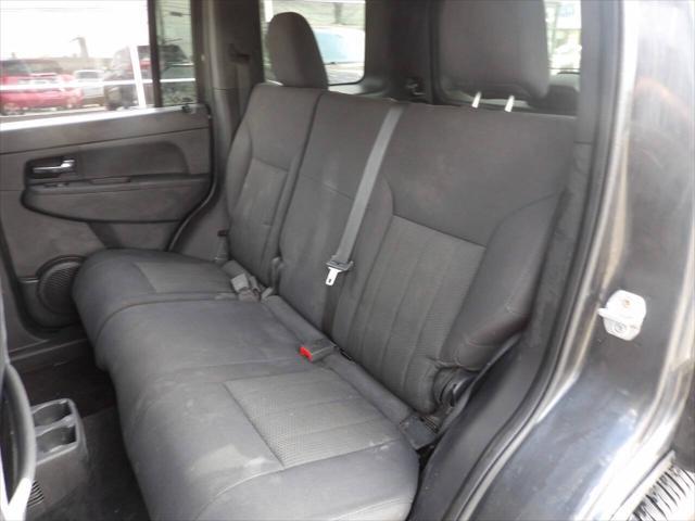 Photo of 2011 Dark Charcoal Pearlcoat Jeep Liberty
