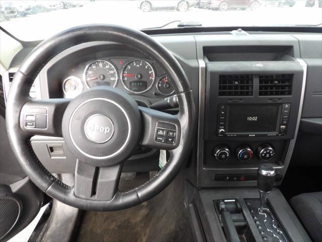 Photo of 2011 Dark Charcoal Pearlcoat Jeep Liberty