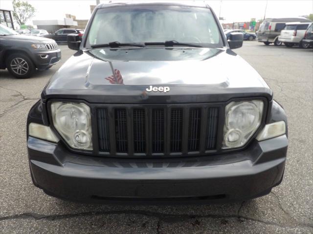 Photo of 2011 Dark Charcoal Pearlcoat Jeep Liberty